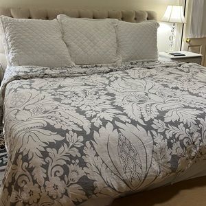 Pottery Barn linen king duvet cover and two king shams